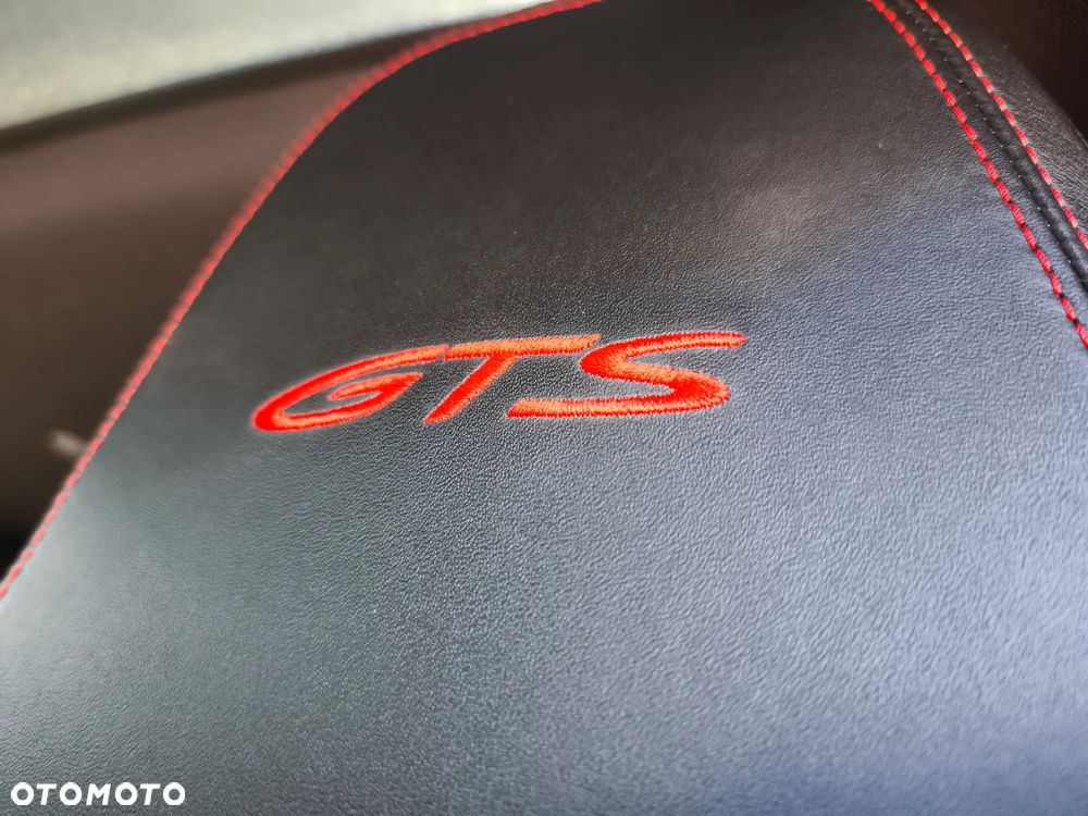 Porsche 911 Carrera GTS PDK - 28