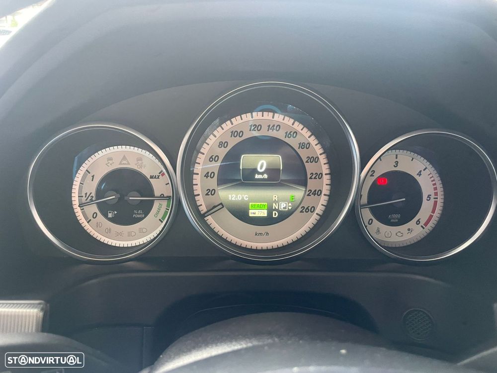 Mercedes-Benz E 300 Bluetec Hybrid Avantgarde - 32