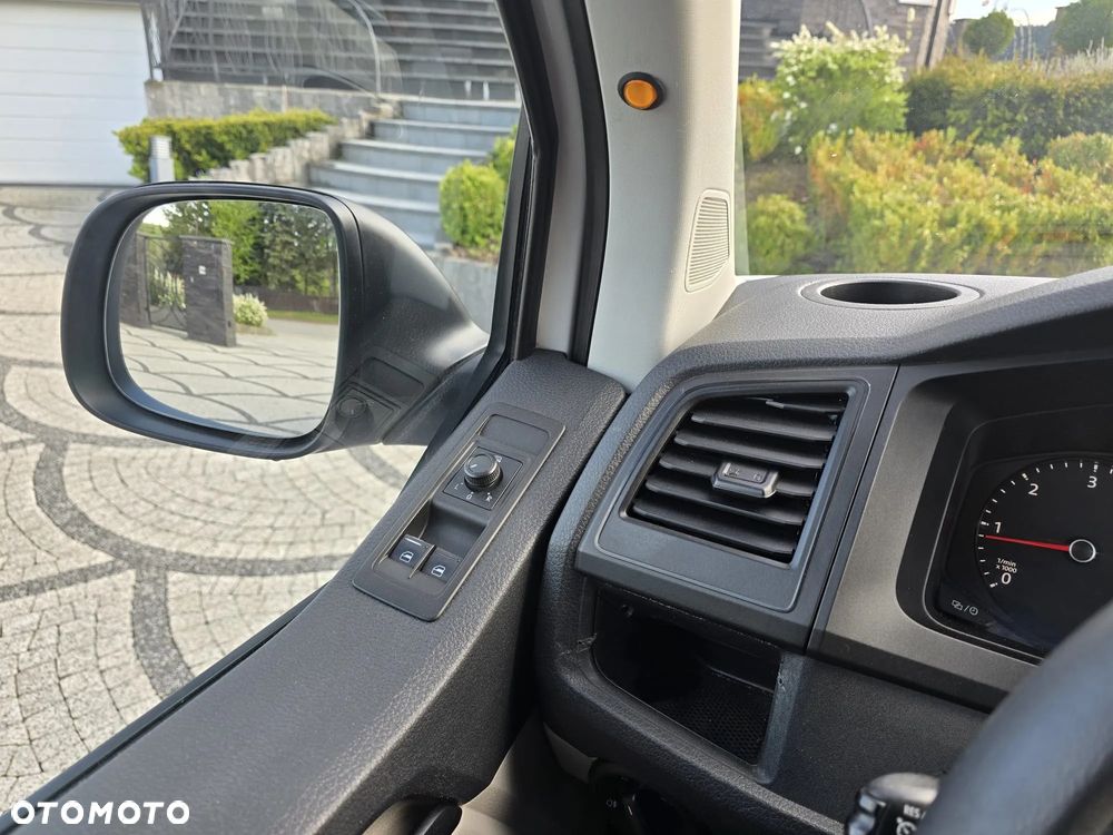 Volkswagen Transporter - 19