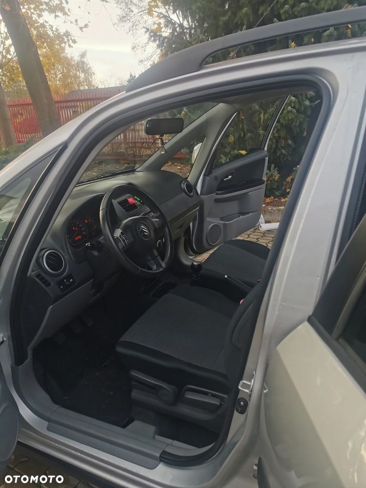 Suzuki SX4 - 8