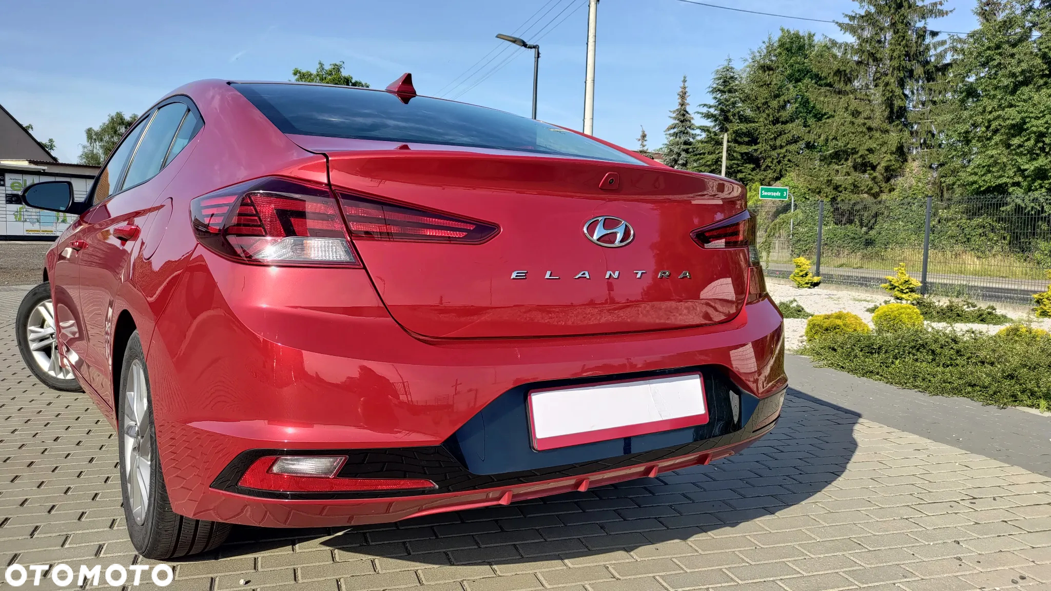 Hyundai Elantra - 3