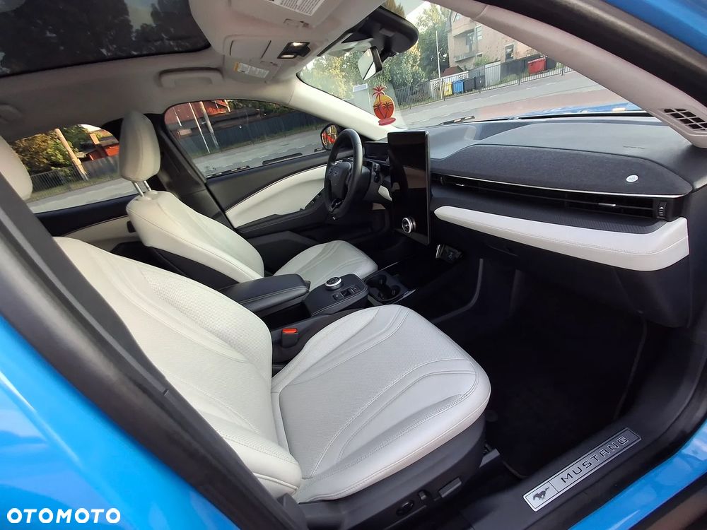 Ford Mustang Mach-E 88 kWh AWD Premium - 15