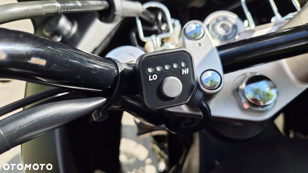 Suzuki V-STROM - 25