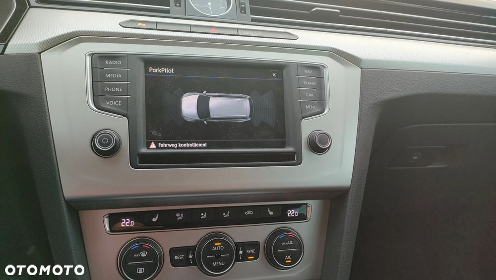 Volkswagen Passat 2.0 TDI SCR Elegance - 11