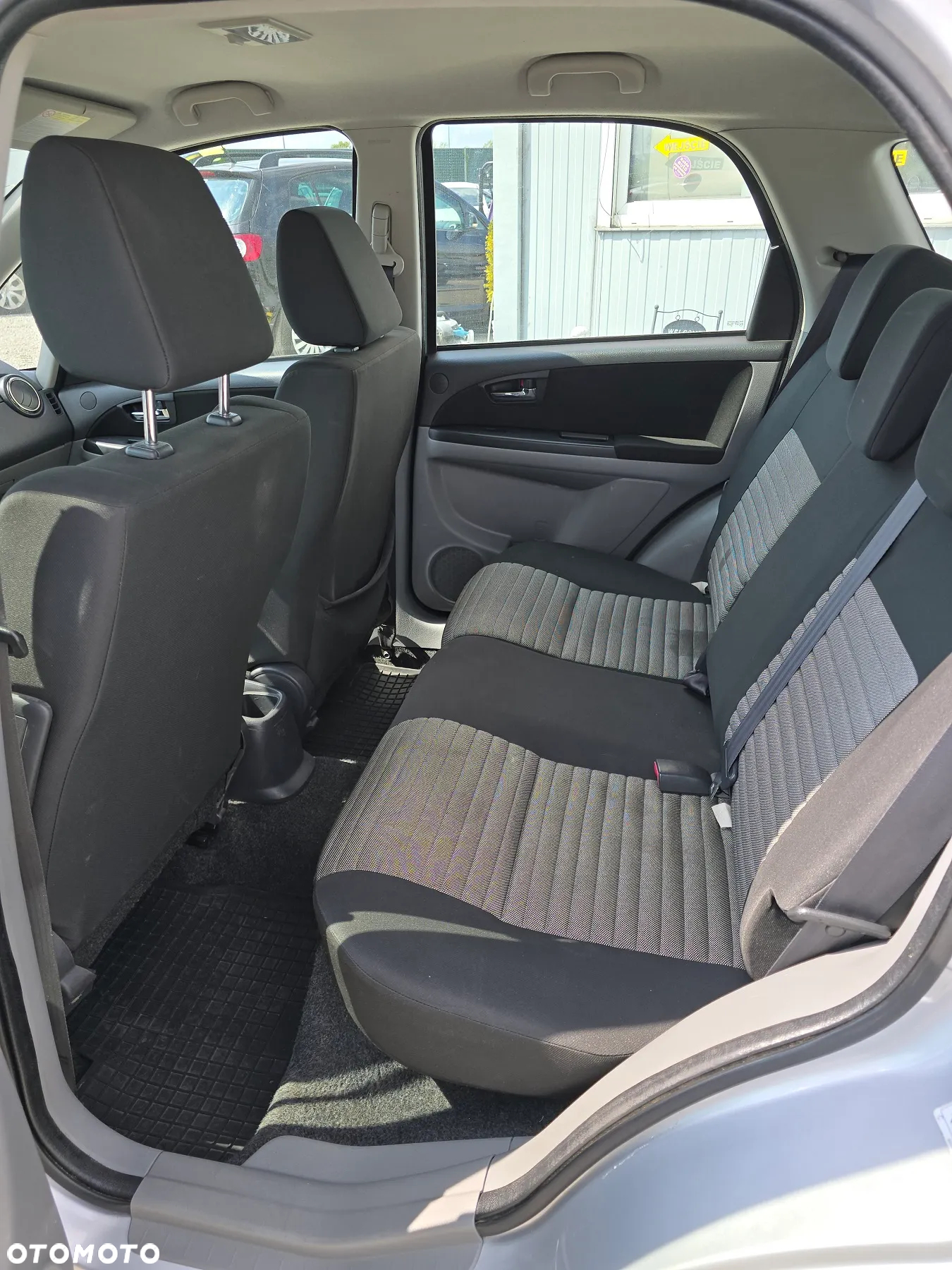Suzuki SX4 - 10