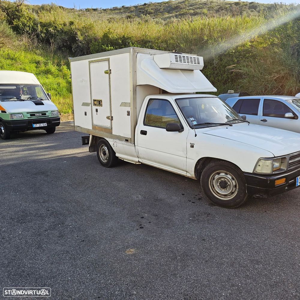 Toyota Hilux FRIGORÍFICA - 32