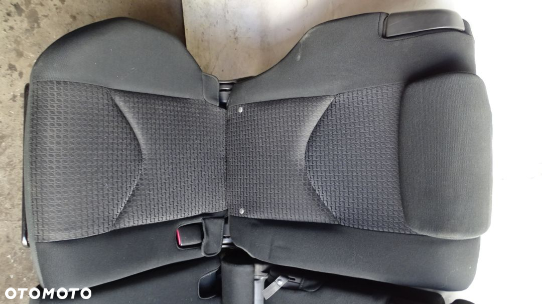 FOTELE KOMPLET TOYOTA RAV4 III 2.2D-CAT - 2