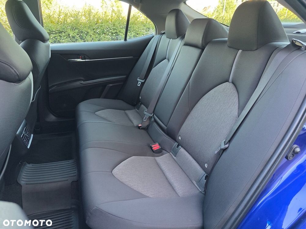 Toyota Camry 2.5 Hybrid Comfort CVT - 18