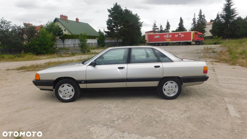 Audi 100 1.8 E - 17