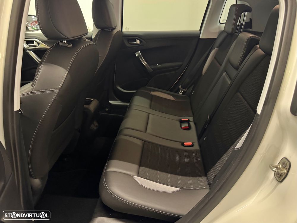 Peugeot 2008 1.6 BlueHDi Allure - 19