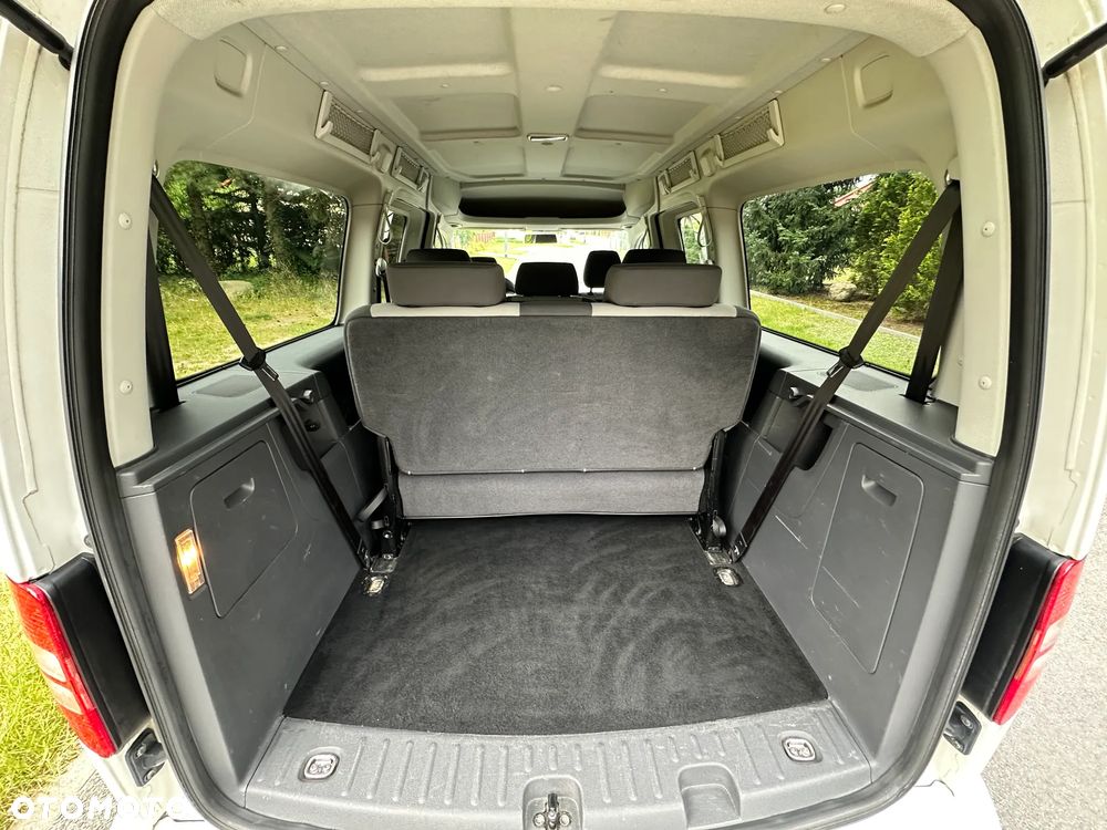 Volkswagen Caddy Maxi Comfortline BMT - 22