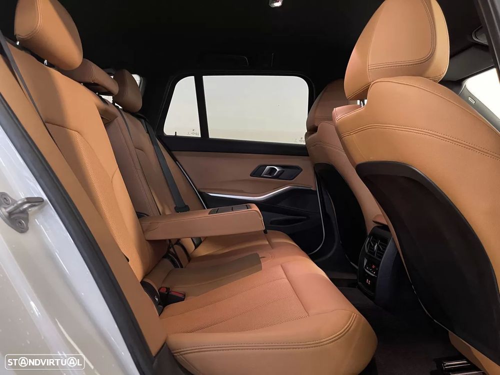 BMW 320 e Pack Desportivo M Auto - 19