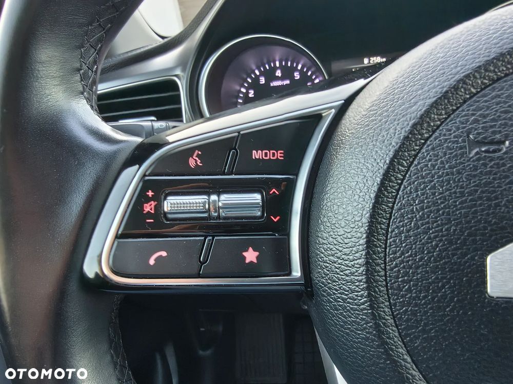 Kia Ceed 1.5 T-GDI M - 14