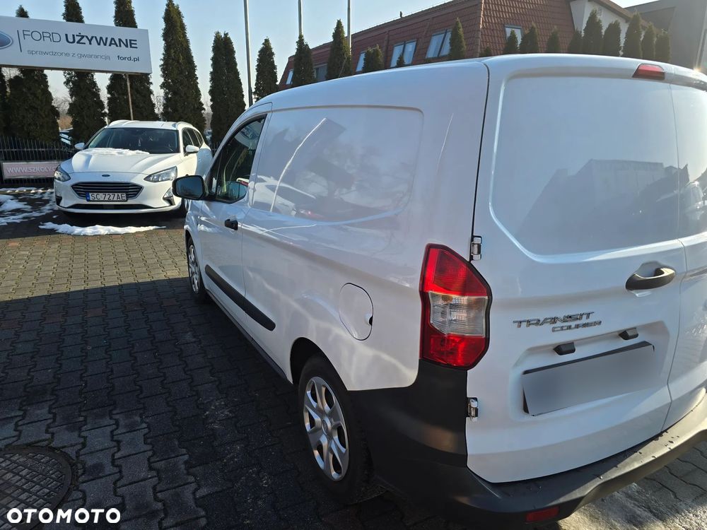 Ford courier - 3