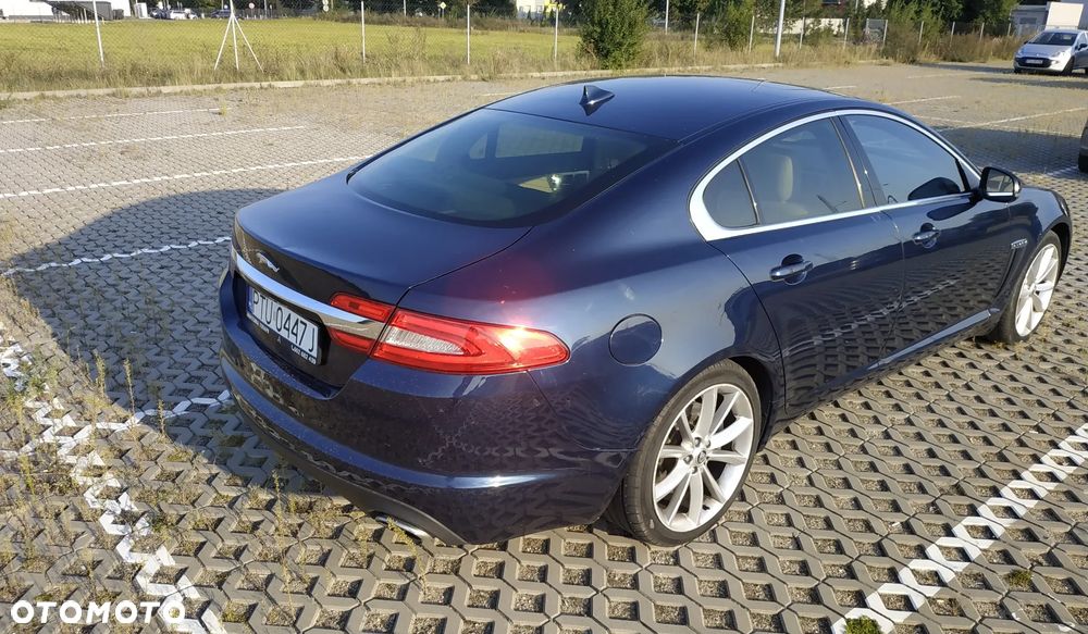 Jaguar XF 3.0 V6 D Luxury - 6