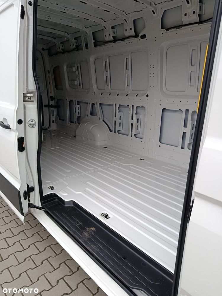 Volkswagen Crafter - 17