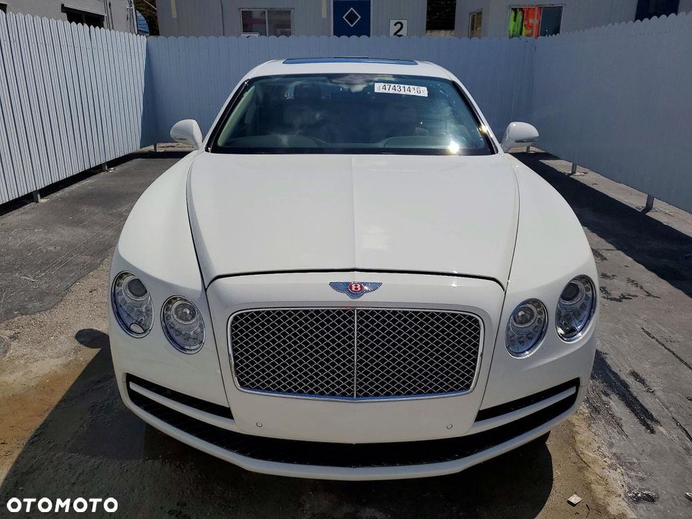 Bentley Flying Spur V8 - 2