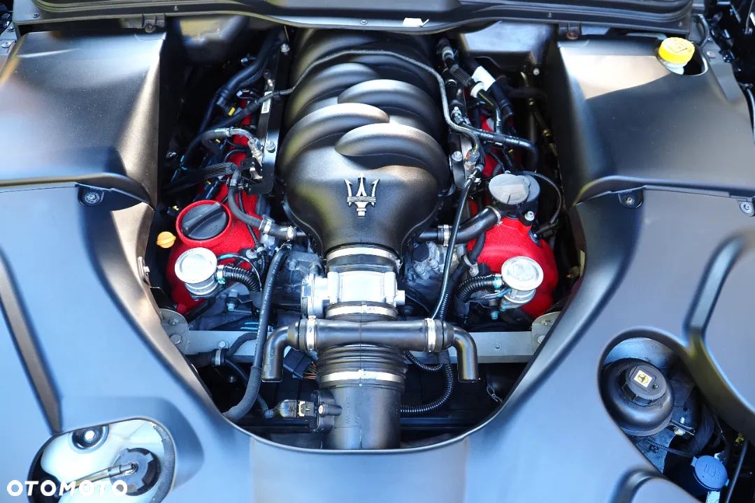 Maserati GranTurismo S Automat - 1