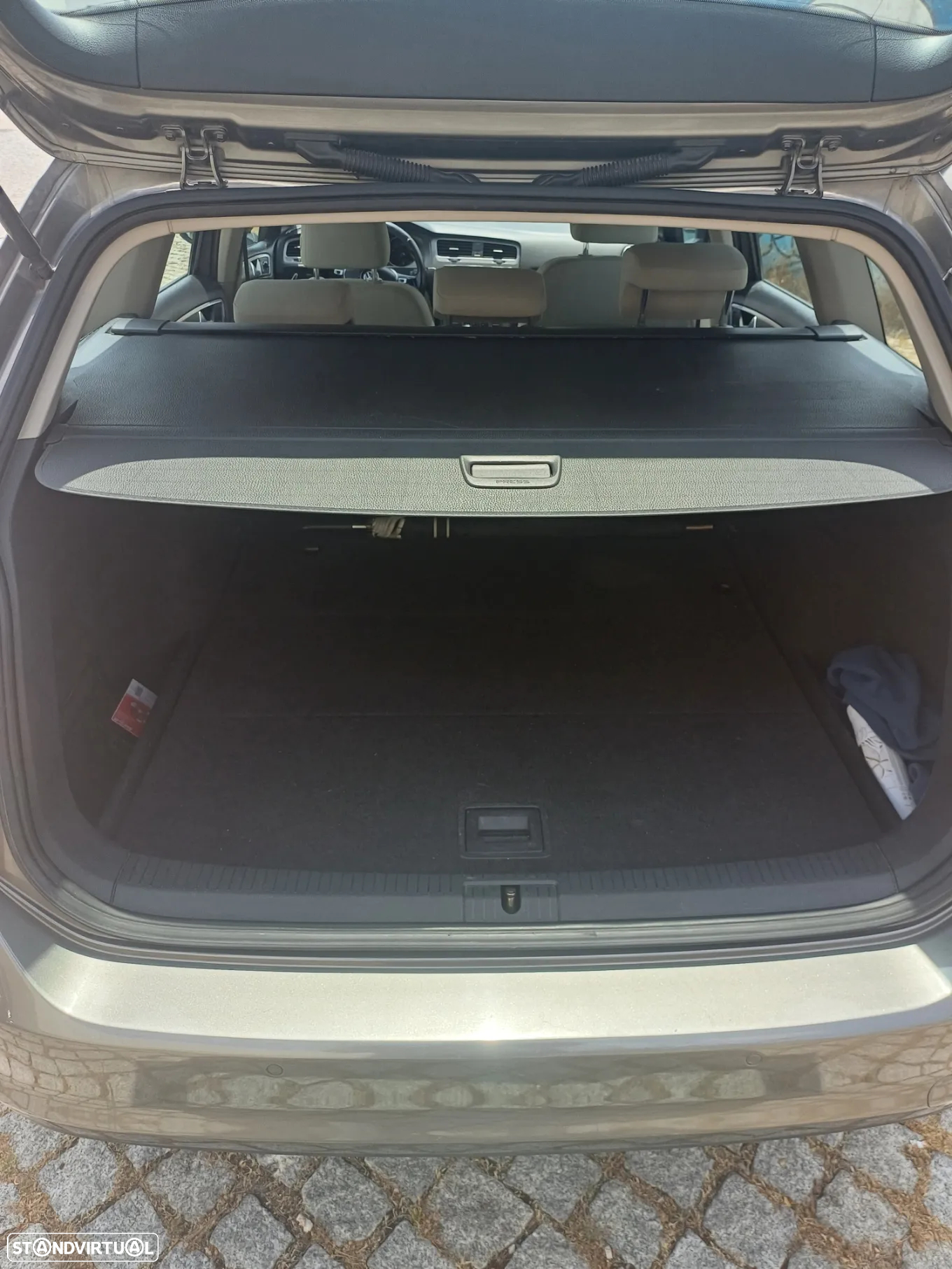 VW Golf Variant 1.6 TDi Confortline - 6