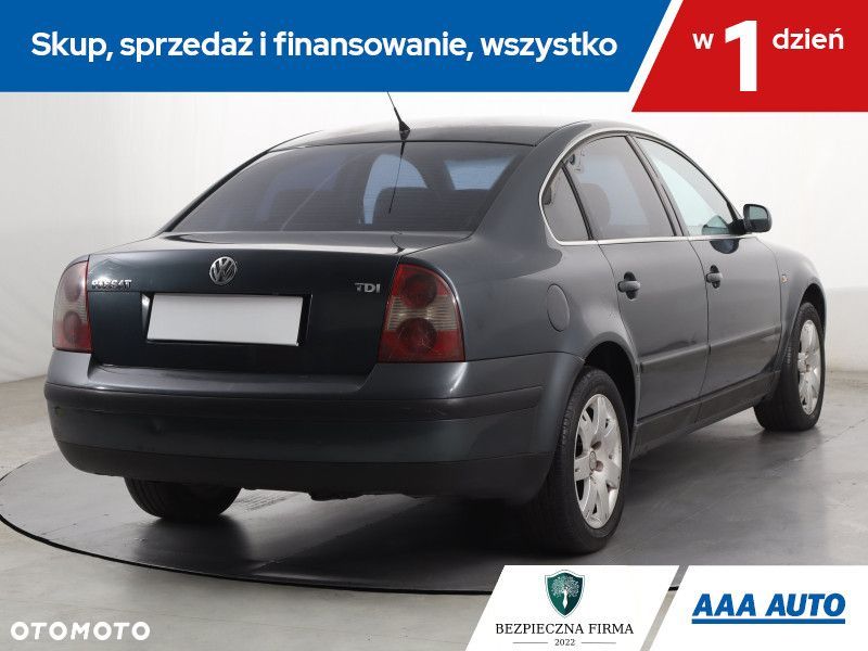 Volkswagen Passat - 7