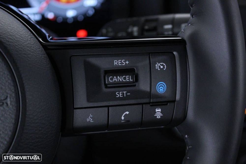 Nissan Qashqai 1.3 DIG-T Tekna SKY - 23