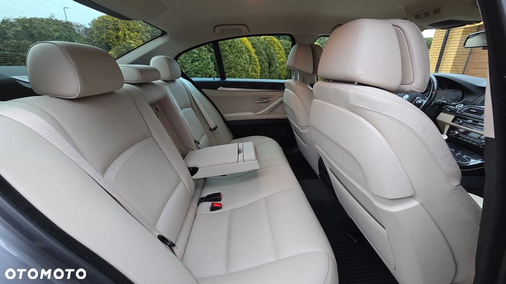 BMW Seria 5 525d xDrive Luxury Line - 6