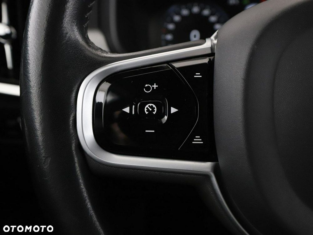 Volvo V90 T8 Twin Engine AWD Momentum - 33