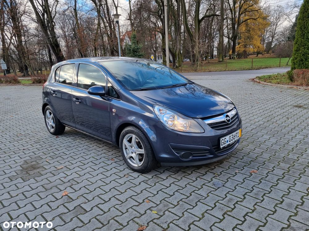 Opel Corsa 1.4 16V Innovation - 1