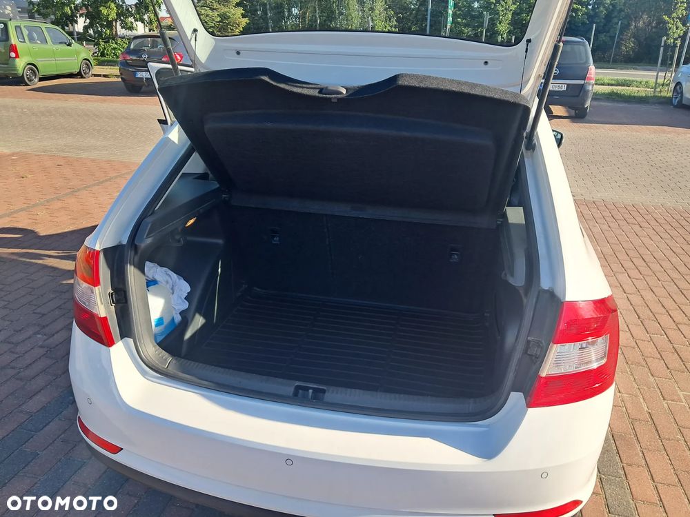 Skoda RAPID 1.6 TDI DPF Ambition - 13