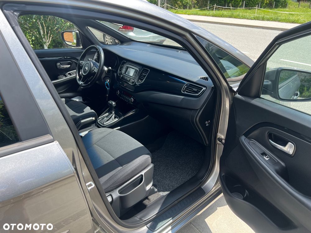 Kia Carens 1.7 CRDi 141 Dream Team Edition - 30