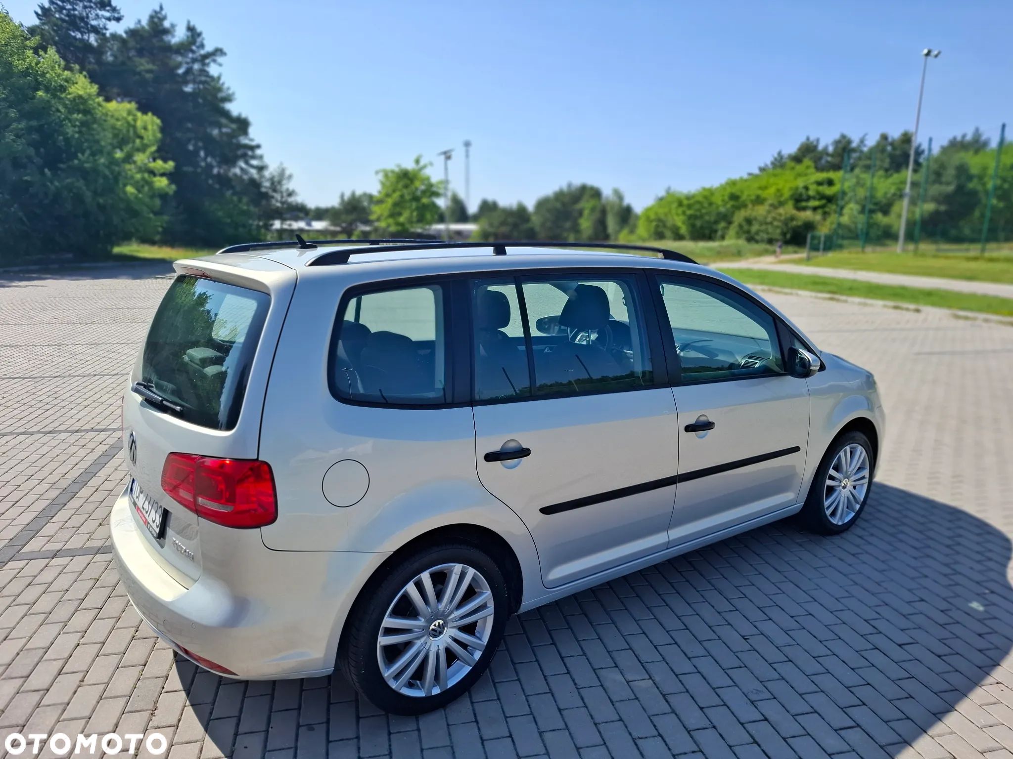Volkswagen Touran - 1
