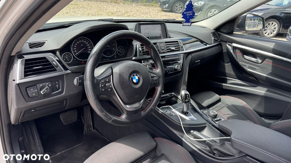 BMW Seria 3 320d Sport Line - 31
