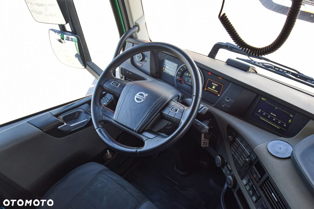 Volvo FH460 / EURO 6 / KLIMATYZACJA POSTOJOWA / ACC / LEDY / 2 ZBIORNIKI PALIWA / SERWISOWANY - 14