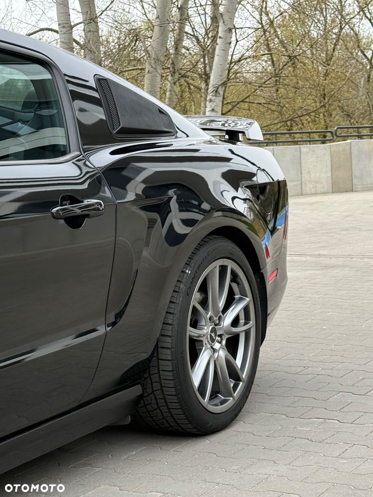 Ford Mustang 5.0 V8 GT - 29