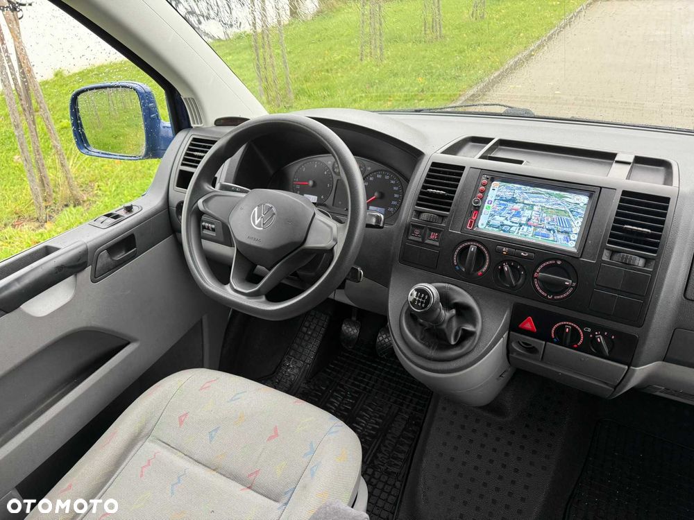 Volkswagen Caravelle - 5