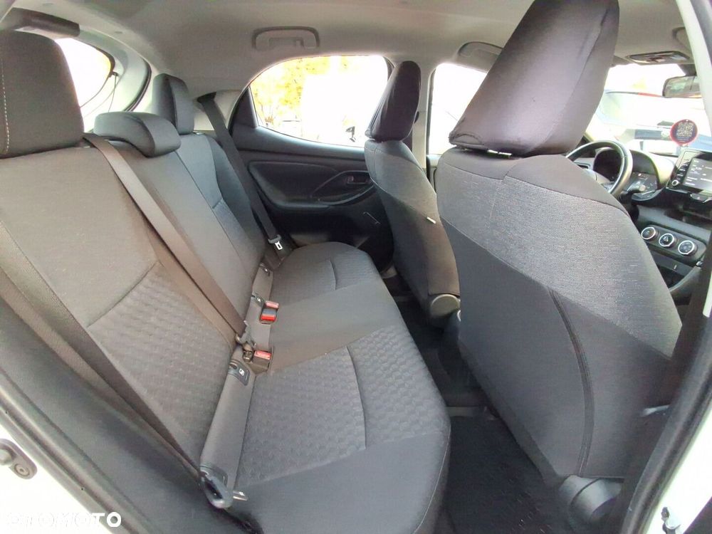 Toyota Yaris 1.5 Comfort - 11
