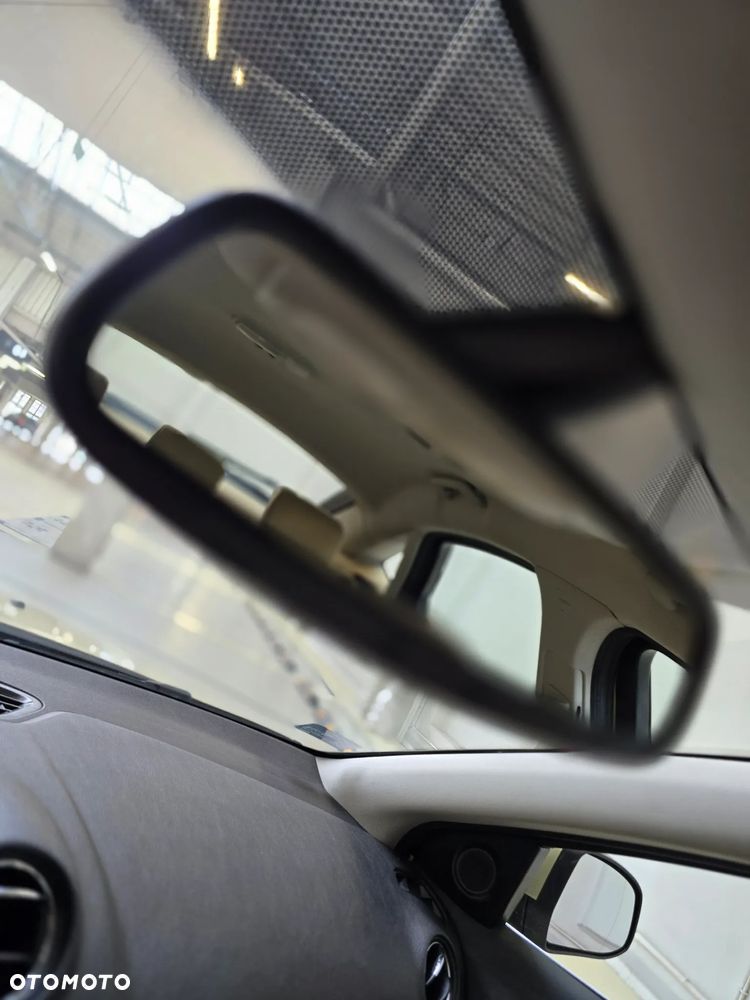 Ford Mondeo 2.0 Ghia - 13