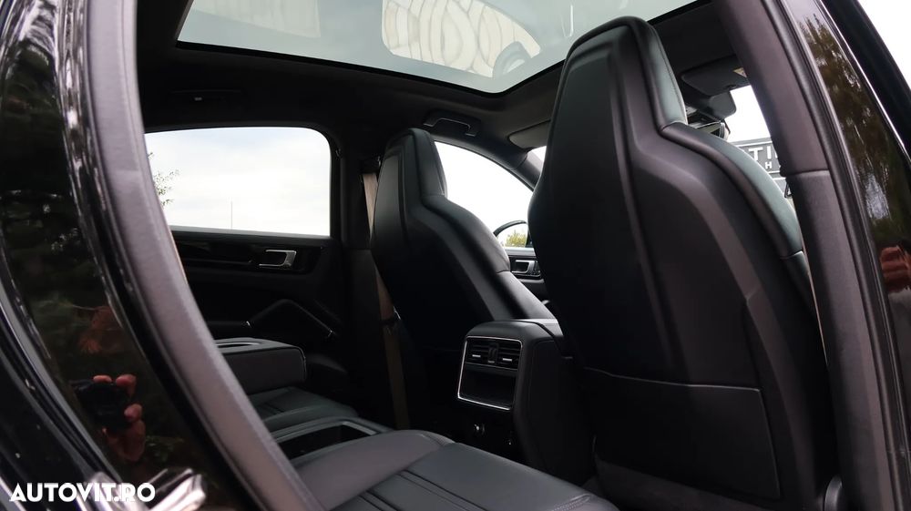 Porsche Cayenne Coupe Tiptronic S Platinum Edition - 20