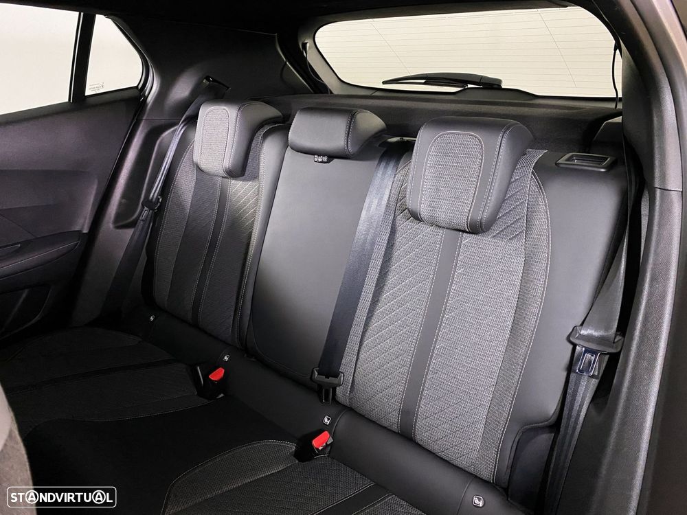 Peugeot 2008 1.2 Hybrid Allure e-DCS6 - 17