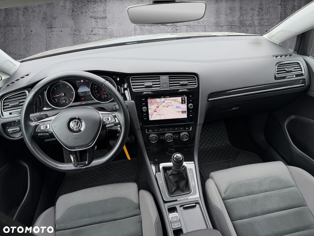 Volkswagen Golf 2.0 TDI SCR Highline - 11