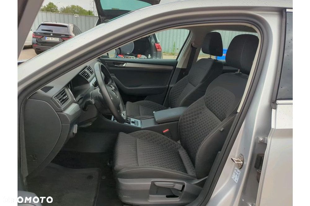Skoda Superb 2.0 TDI SCR Ambition DSG - 5