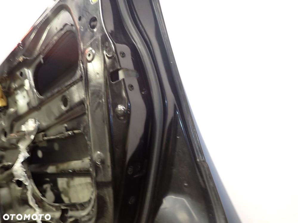 DRZWI PRAWY PRZÓD MITSUBISHI OUTLANDER I - 22