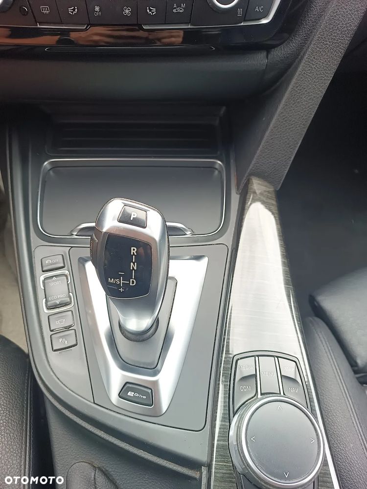 BMW Seria 3 330e iPerformance Luxury Line - 7