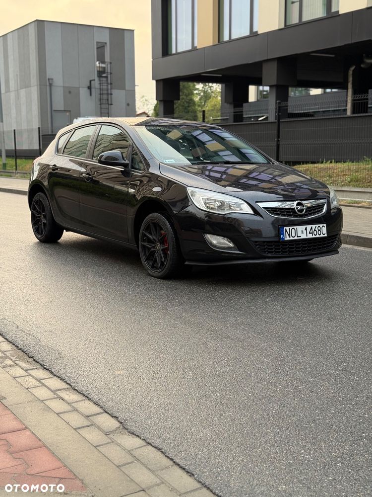 Opel Astra 1.4 Cosmo - 4