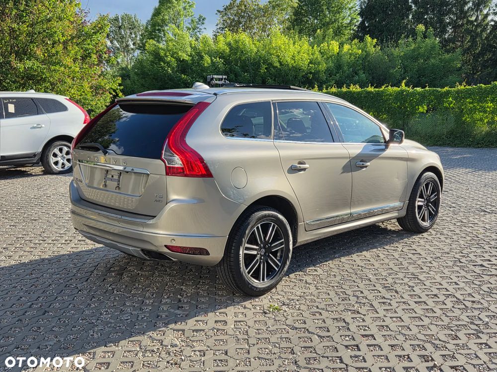 Volvo XC 60 T5 AWD Summum - 3