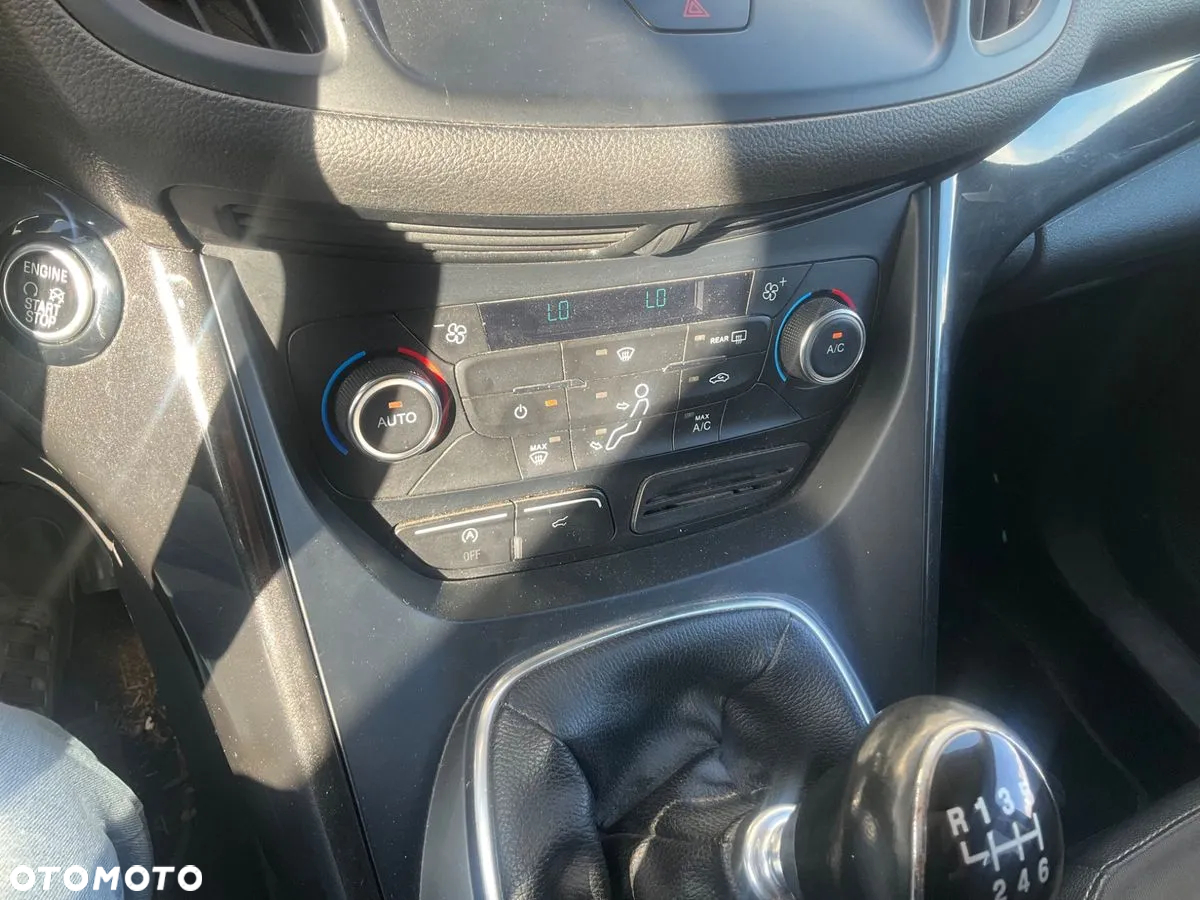 Ford Kuga 2.0 TDCi 2x4 Titanium - 17