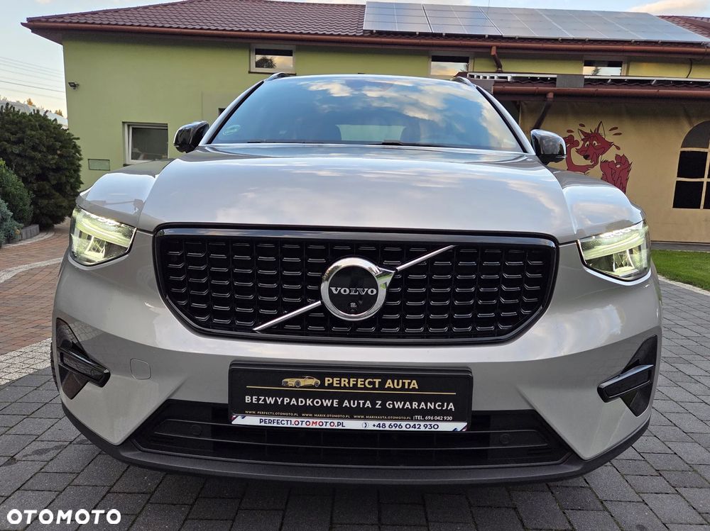 Volvo XC 40 B3 B DKG Plus Black Edition - 4