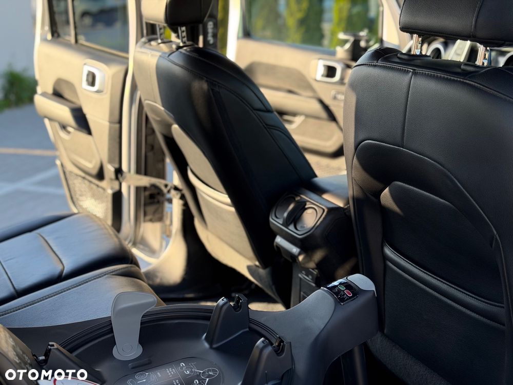 Jeep Wrangler - 9