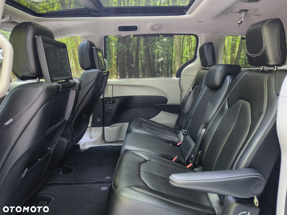 Chrysler Pacifica - 20
