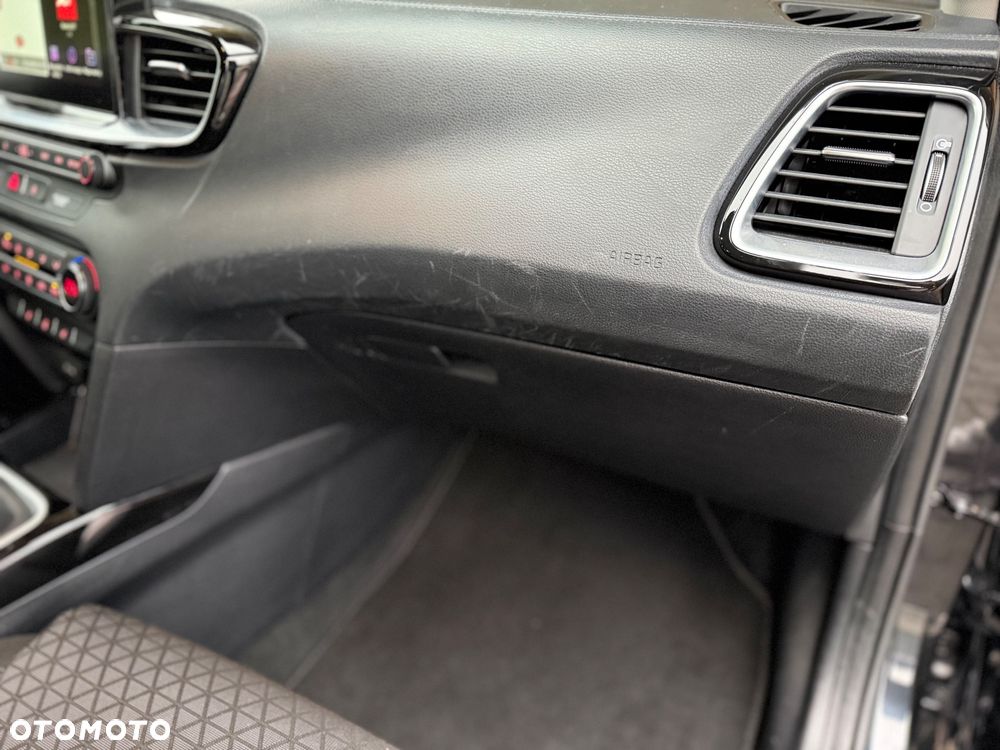 Kia Ceed 1.6 CRDi 136 ISG Spirit - 38